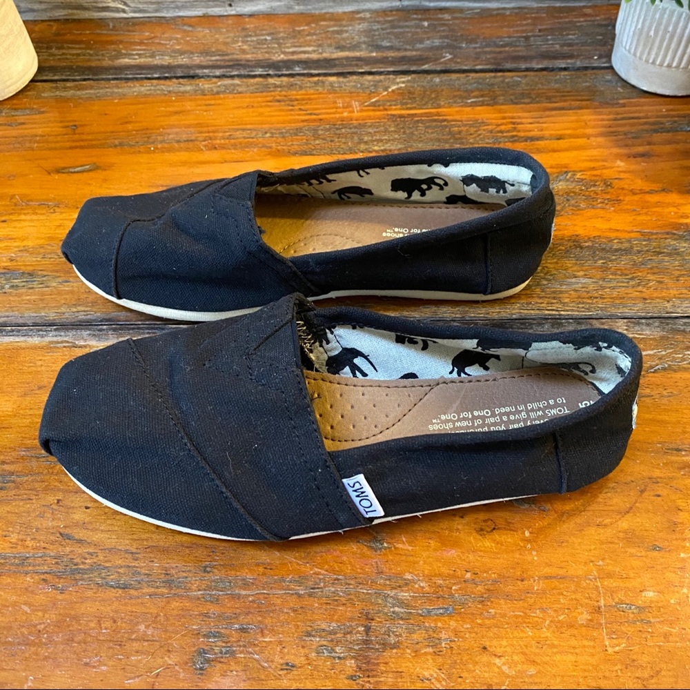 Tom’s Slip On